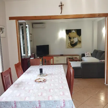 Apartment Mare Grdovic Zadar